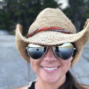 Meet your Posher, Andrea